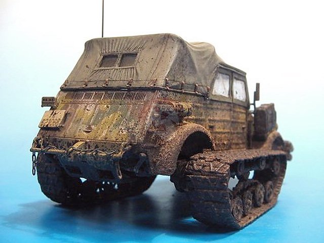 Lead Warrior 1/35 VW Kubelwagen Type 155/4c Half-track