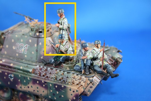 Peddinghaus 1/48 Fallschirmjager Unteroffizier Standing on Tank No.1 WWII NW023 