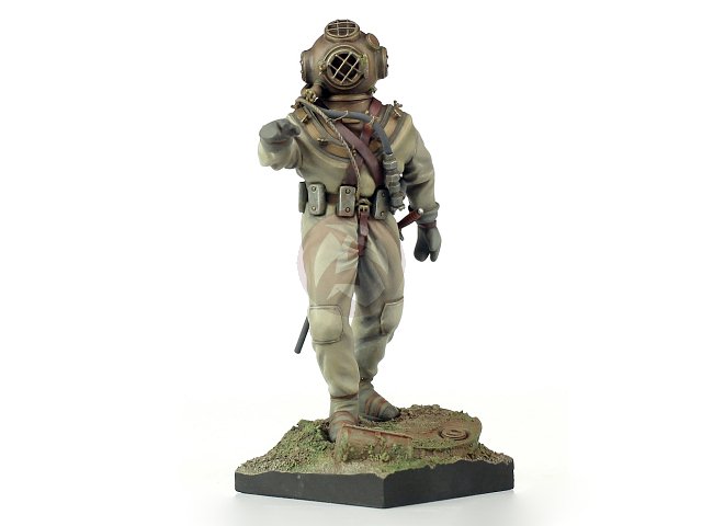 Verlinden 120mm (1/16) Salvage Diver in Standard Diving